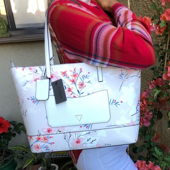 BRAND NEW GUESS BAG! STUNNING COLORS! - Picture 2 of 6